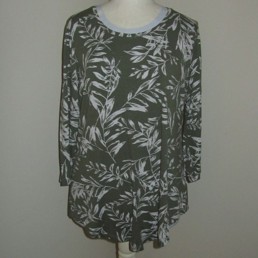 Women's 3/4 Sleeve Pull Over Top by JM Collection Sz. M $34.50. NWT.
